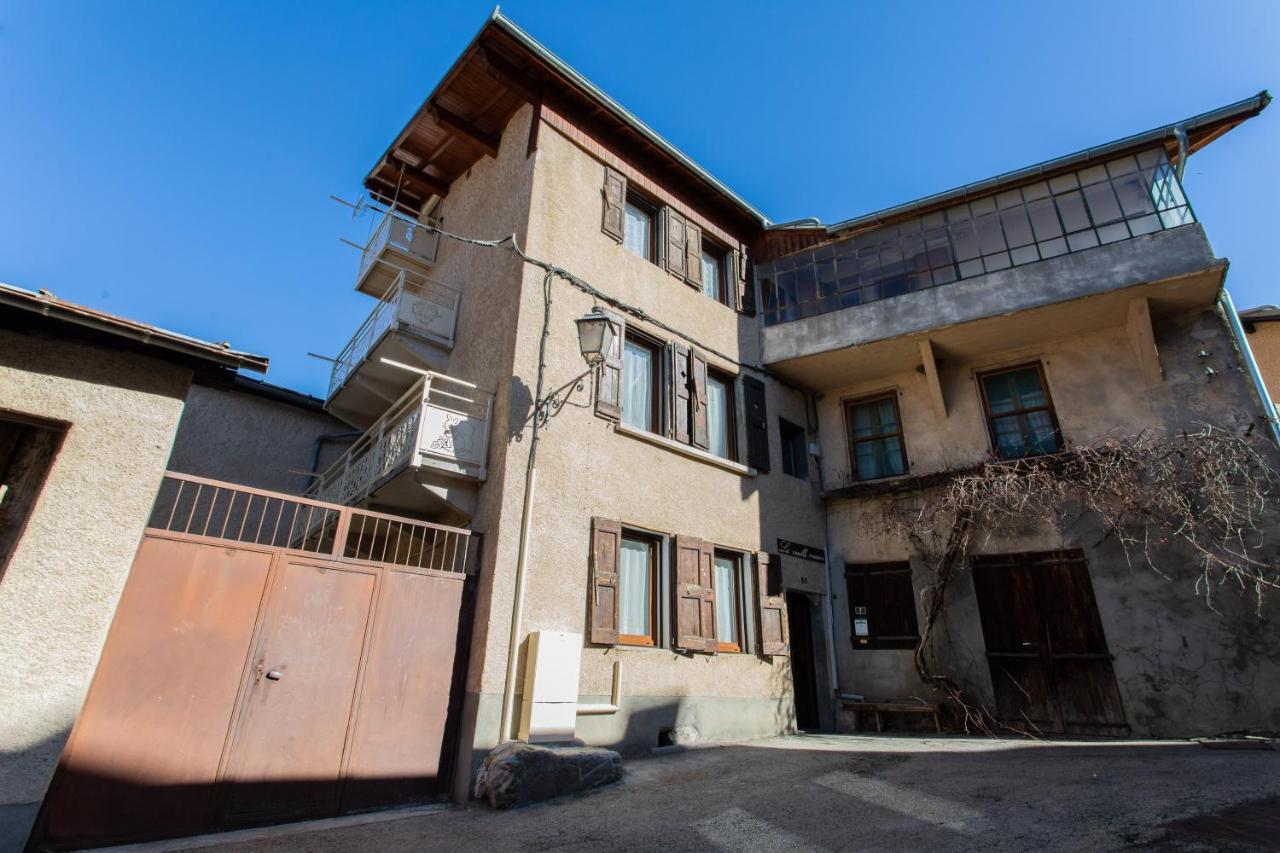 L'Ecureuil Dans La Vieille Maison Centre Ville D'엠브룬 외부 사진